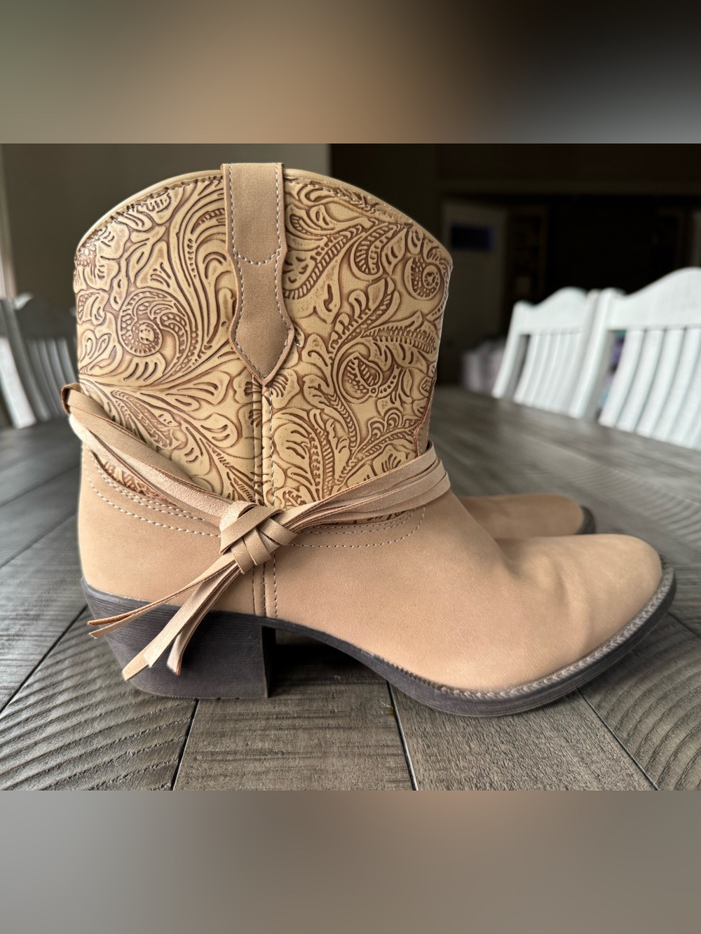 Dingo Valerie Floral Tooled Knotted Stap Western Ankle Booties Women’s Size 9